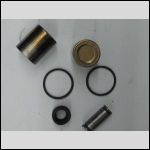 2 x rubber ringen plus rechtsonder pen en links daarvan stukje rubber